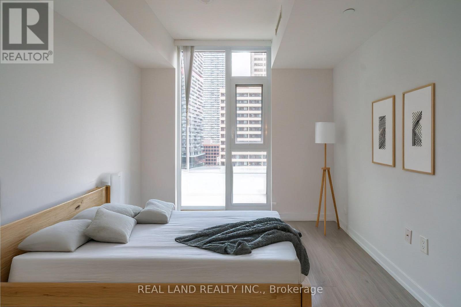 814 - 33 Helendale Avenue, Toronto (Yonge-Eglinton), Ontario  M4R 0A4 - Photo 10 - C12342476