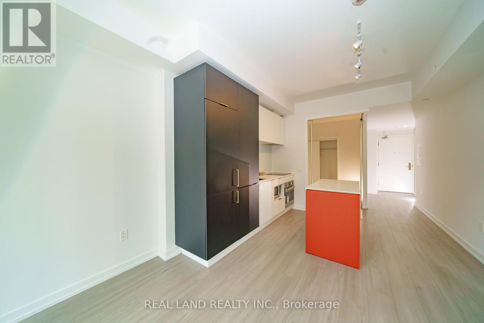 814 - 33 Helendale Avenue, Toronto (Yonge-Eglinton), Ontario  M4R 0A4 - Photo 7 - C12342476