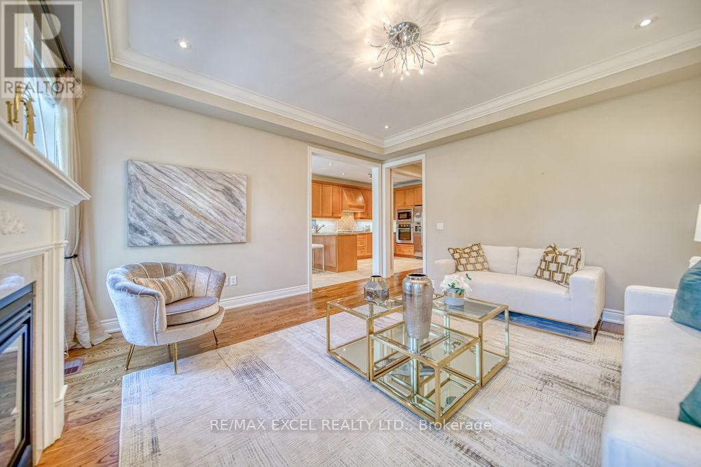 166 Townsgate Drive, Vaughan (Crestwood-Springfarm-Yorkhill), Ontario  L4J 8J5 - Photo 11 - N12342473