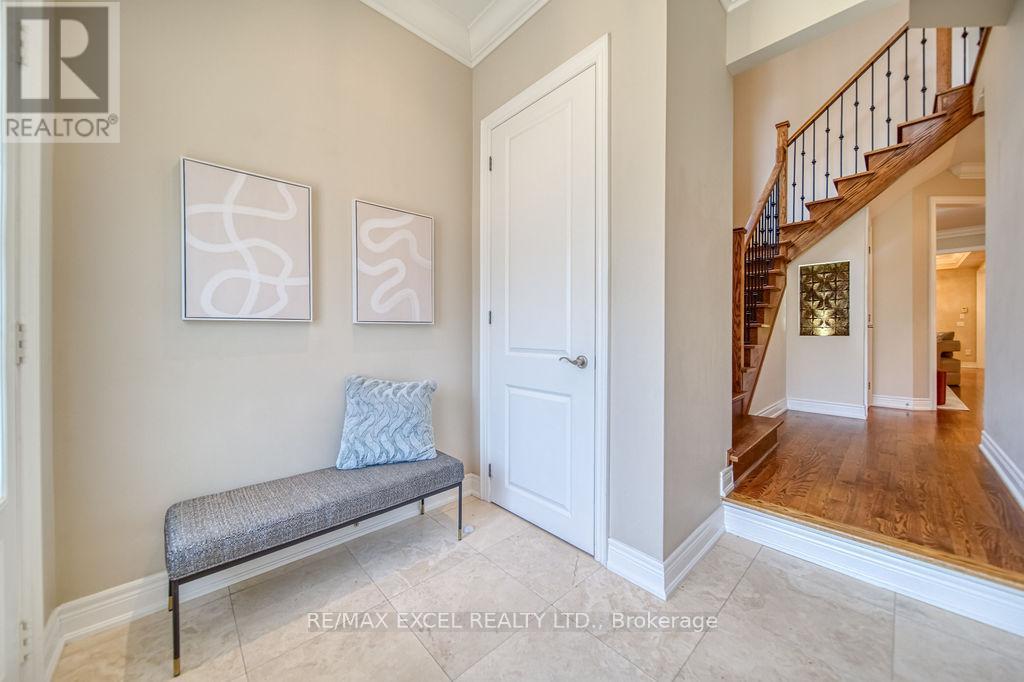 166 Townsgate Drive, Vaughan (Crestwood-Springfarm-Yorkhill), Ontario  L4J 8J5 - Photo 19 - N12342473