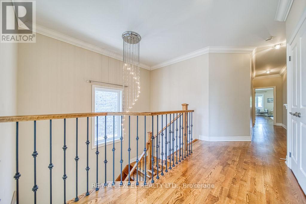 166 Townsgate Drive, Vaughan (Crestwood-Springfarm-Yorkhill), Ontario  L4J 8J5 - Photo 20 - N12342473
