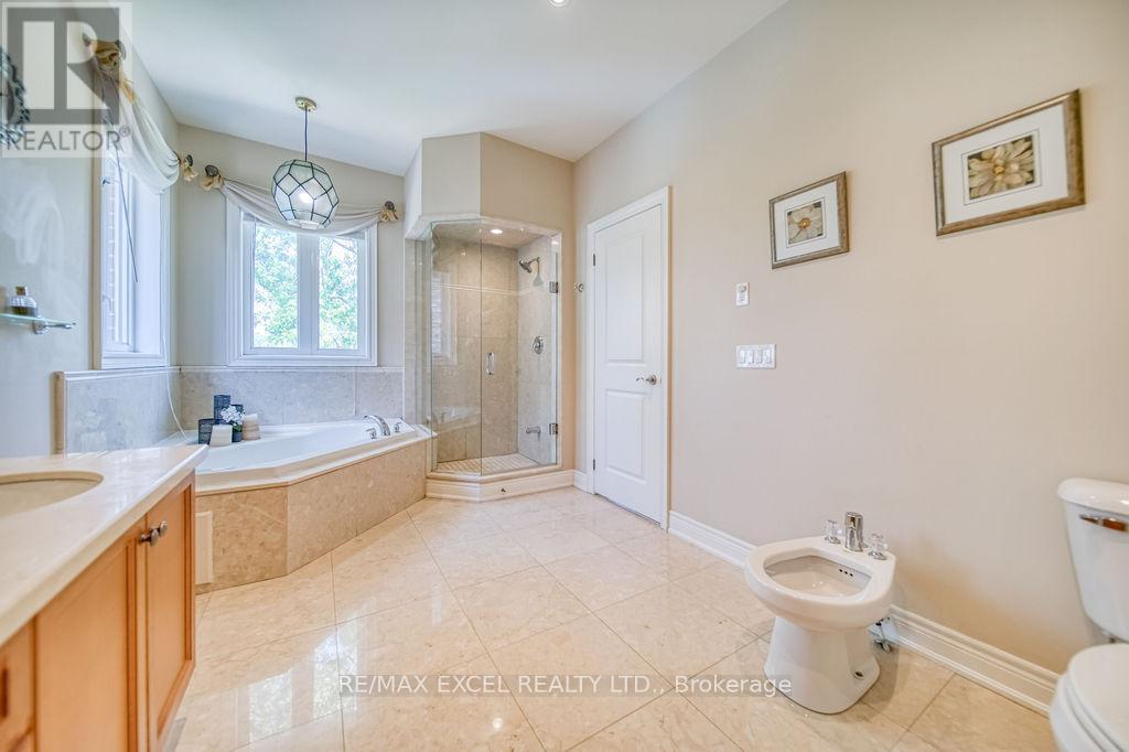 166 Townsgate Drive, Vaughan (Crestwood-Springfarm-Yorkhill), Ontario  L4J 8J5 - Photo 24 - N12342473