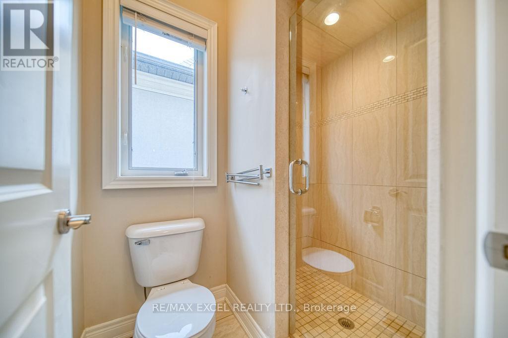 166 Townsgate Drive, Vaughan (Crestwood-Springfarm-Yorkhill), Ontario  L4J 8J5 - Photo 28 - N12342473