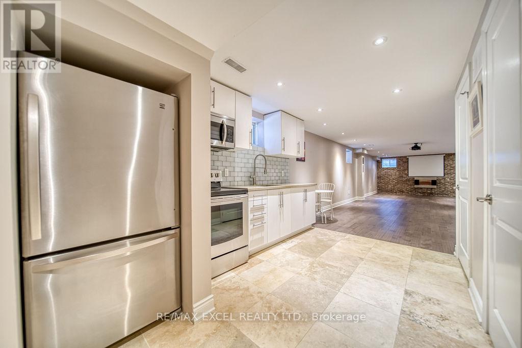 166 Townsgate Drive, Vaughan (Crestwood-Springfarm-Yorkhill), Ontario  L4J 8J5 - Photo 33 - N12342473