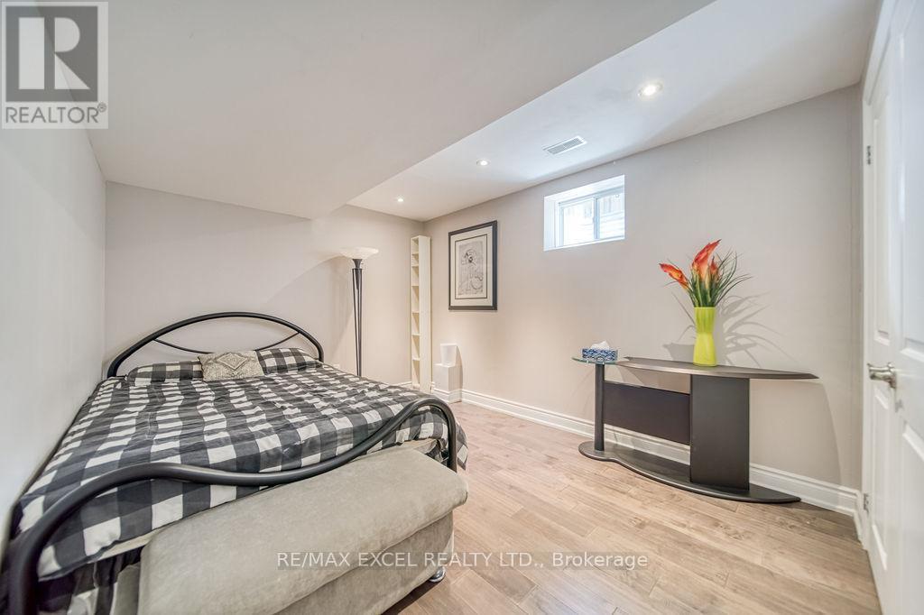 166 Townsgate Drive, Vaughan (Crestwood-Springfarm-Yorkhill), Ontario  L4J 8J5 - Photo 39 - N12342473