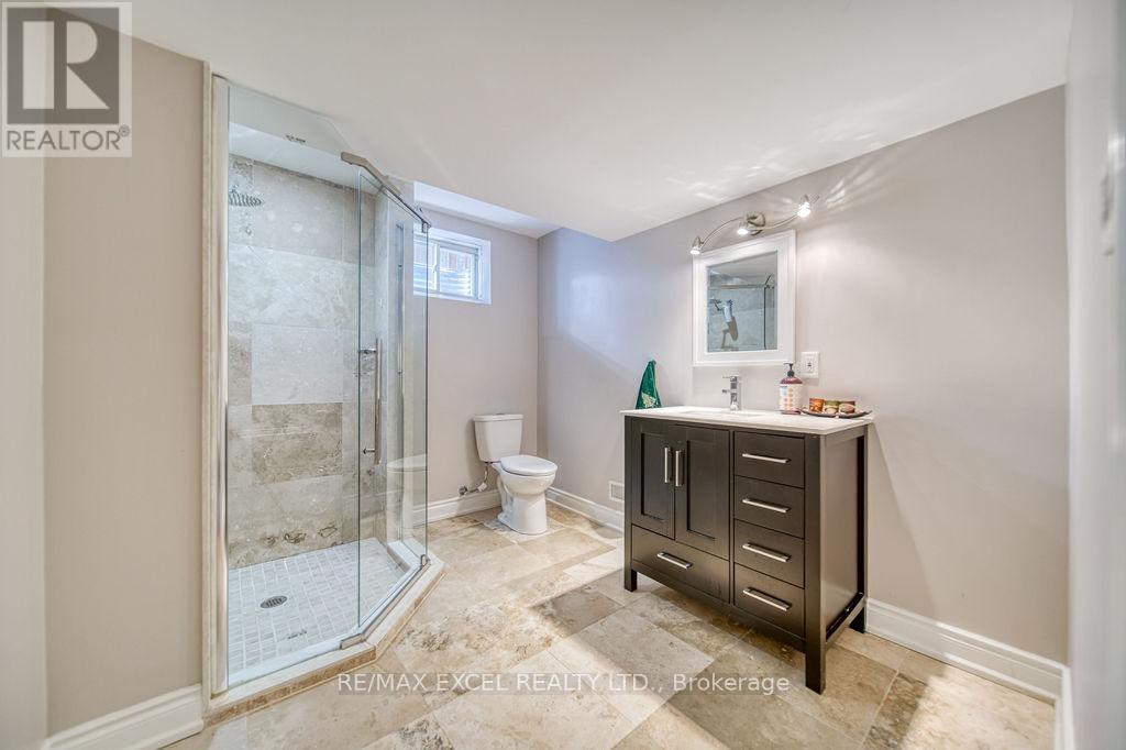 166 Townsgate Drive, Vaughan (Crestwood-Springfarm-Yorkhill), Ontario  L4J 8J5 - Photo 41 - N12342473