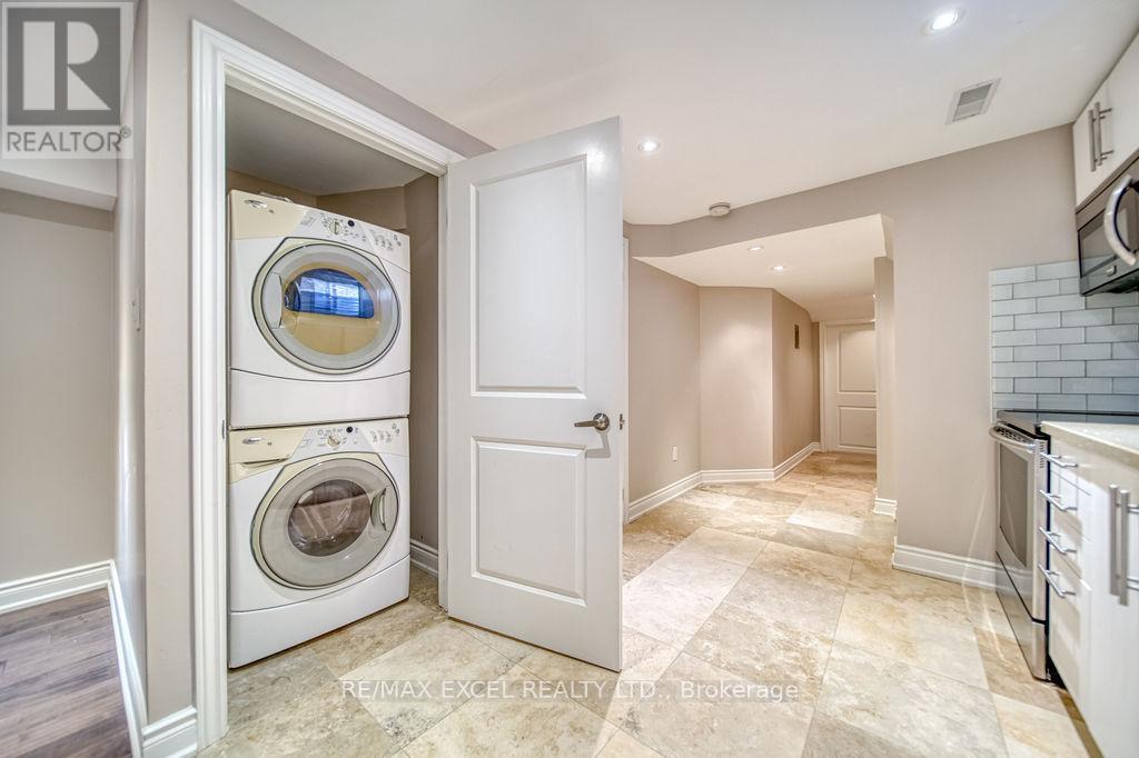 166 Townsgate Drive, Vaughan (Crestwood-Springfarm-Yorkhill), Ontario  L4J 8J5 - Photo 42 - N12342473