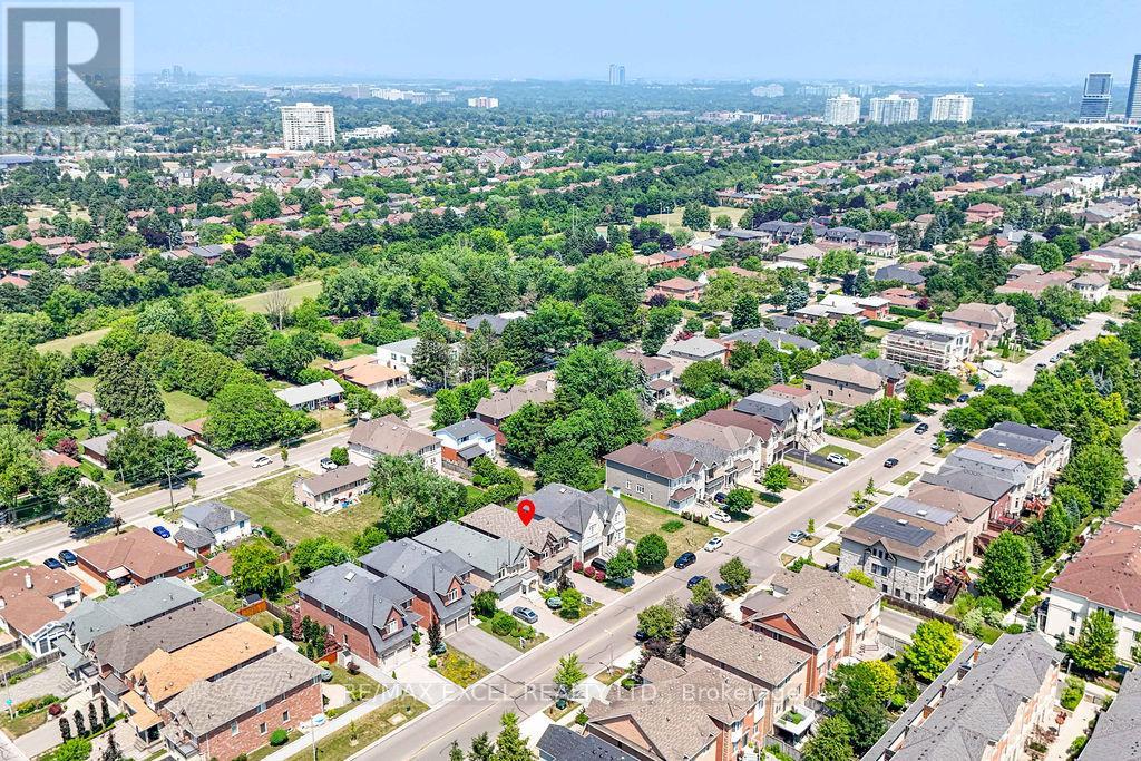 166 Townsgate Drive, Vaughan (Crestwood-Springfarm-Yorkhill), Ontario  L4J 8J5 - Photo 48 - N12342473