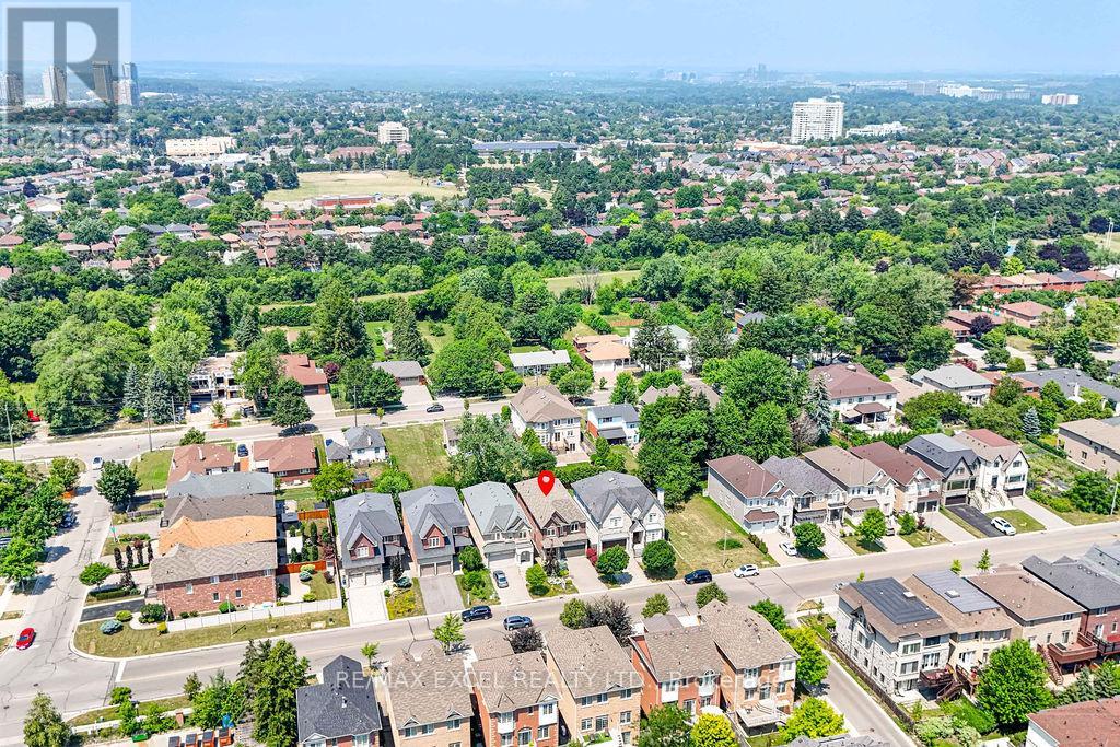 166 Townsgate Drive, Vaughan (Crestwood-Springfarm-Yorkhill), Ontario  L4J 8J5 - Photo 49 - N12342473