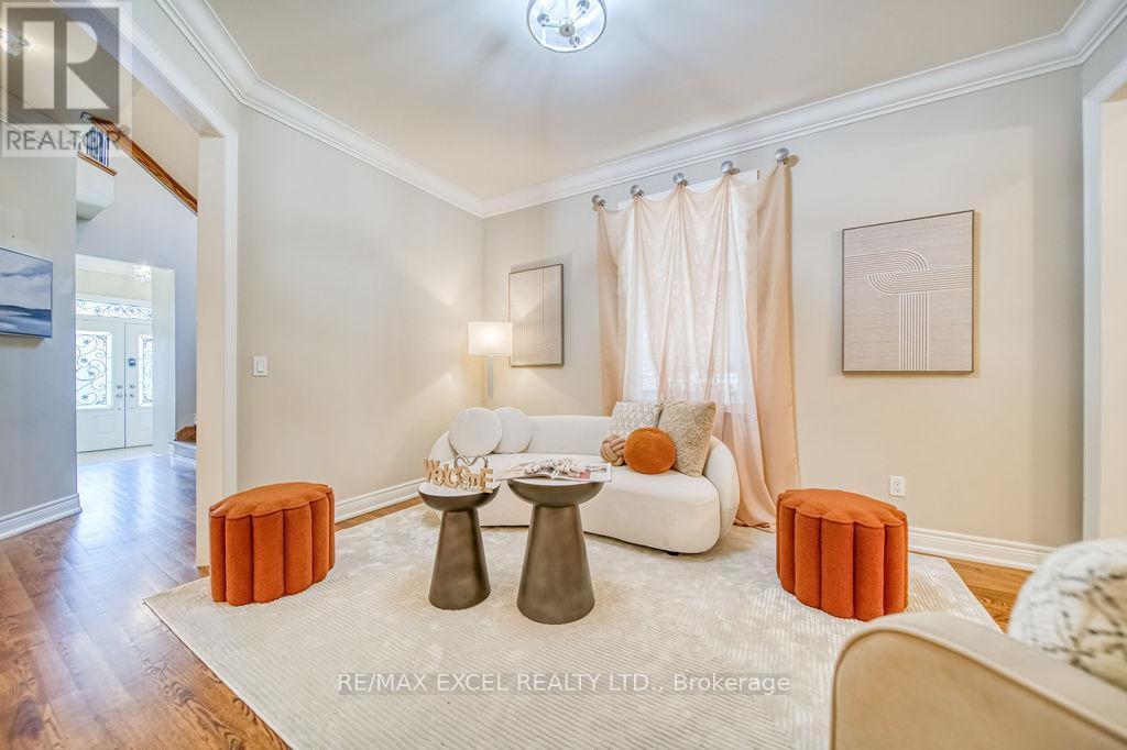 166 Townsgate Drive, Vaughan (Crestwood-Springfarm-Yorkhill), Ontario  L4J 8J5 - Photo 6 - N12342473