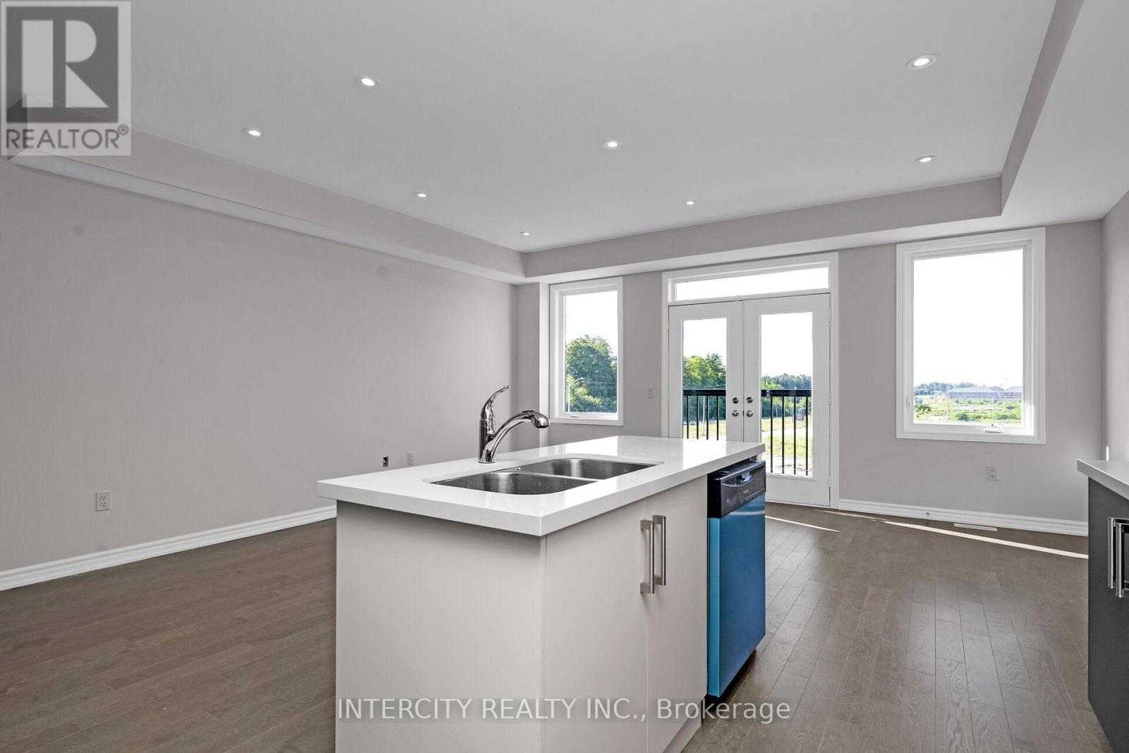 83 Puisaya Drive, Richmond Hill, Ontario  L4E 1A2 - Photo 16 - N12342505