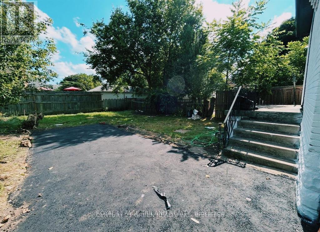 633 Hamilton Road, London East, Ontario  N5Z 1T1 - Photo 12 - X12342617