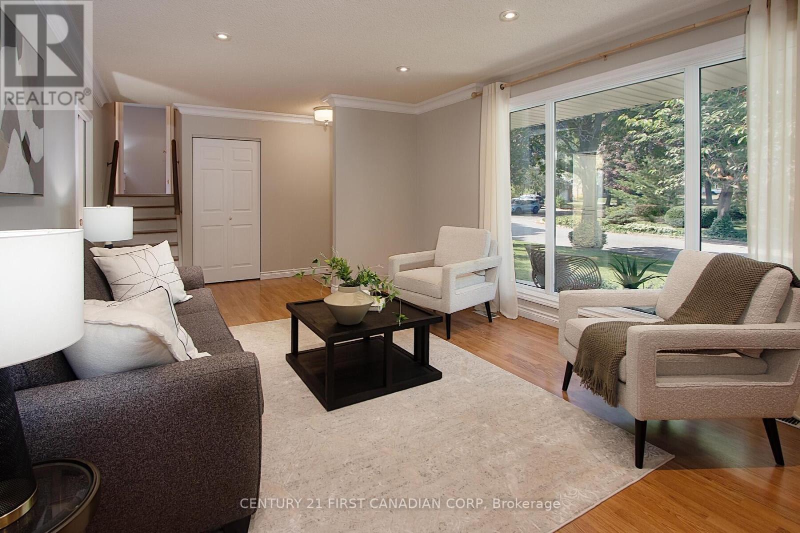 68 Nottinghill Crescent, London South, Ontario  N6K 1R2 - Photo 10 - X12342618
