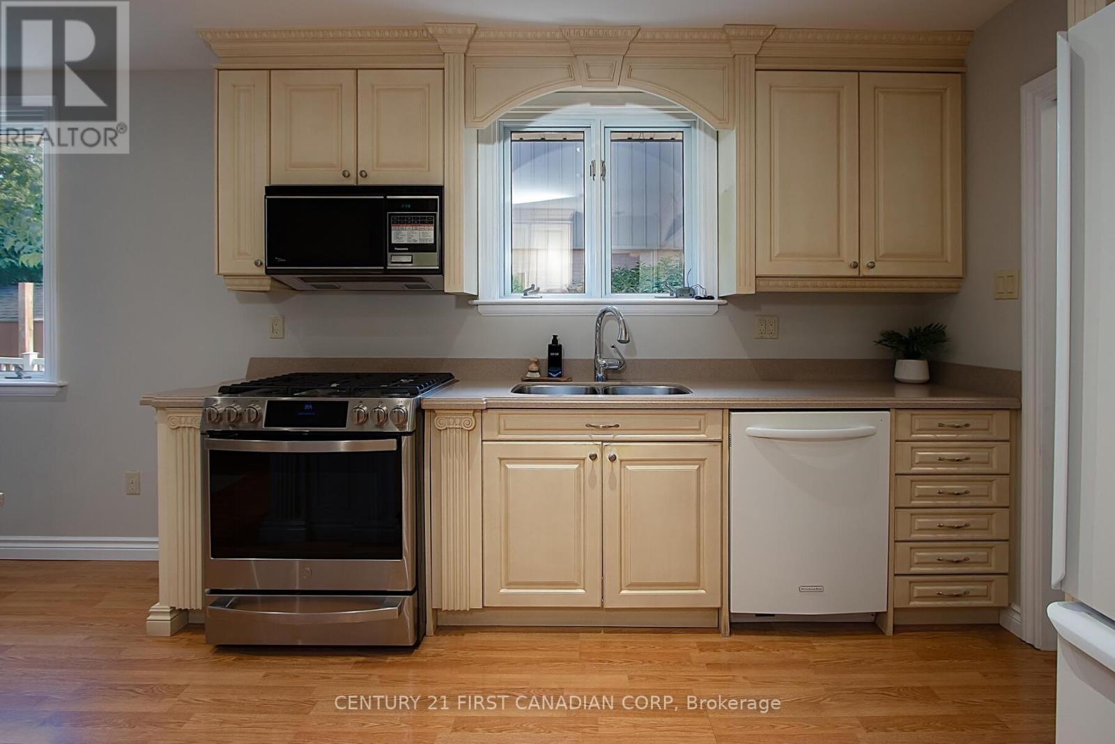 68 Nottinghill Crescent, London South, Ontario  N6K 1R2 - Photo 12 - X12342618