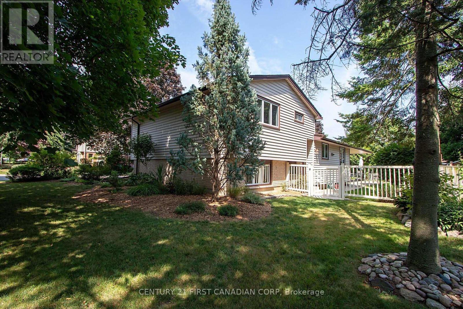 68 Nottinghill Crescent, London South, Ontario  N6K 1R2 - Photo 32 - X12342618