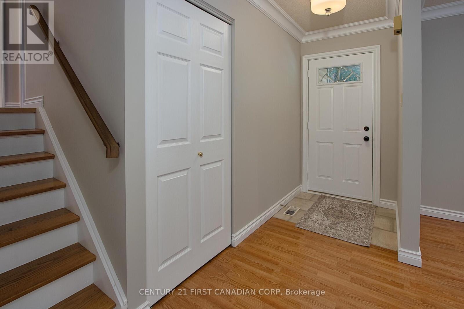 68 Nottinghill Crescent, London South, Ontario  N6K 1R2 - Photo 7 - X12342618