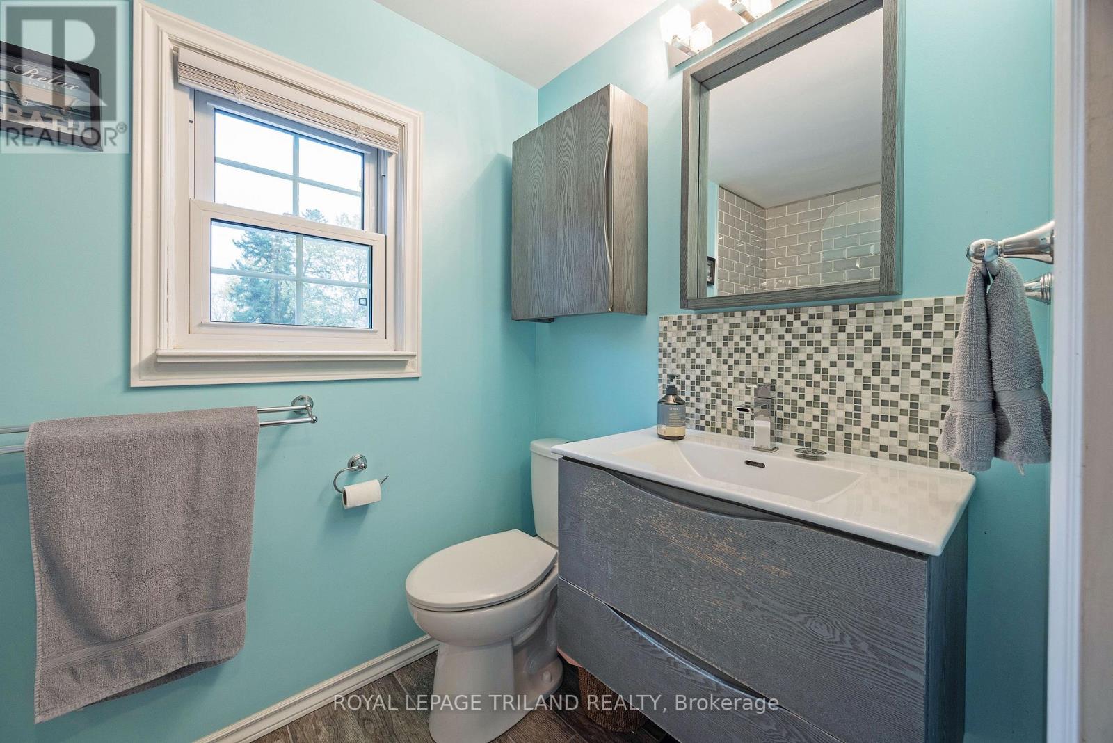 357 Sunset Drive, Central Elgin, Ontario  N5R 3C6 - Photo 20 - X12342639
