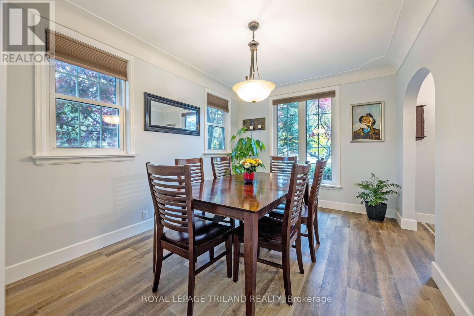 357 Sunset Drive, Central Elgin, Ontario  N5R 3C6 - Photo 8 - X12342639