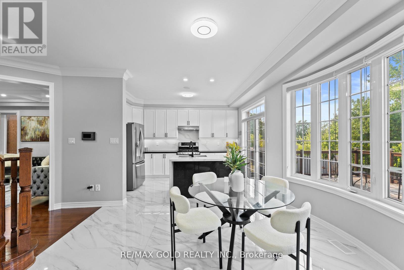 29 Tennant Drive, Brampton, Ontario  L6R 0G6 - Photo 11 - W12342509