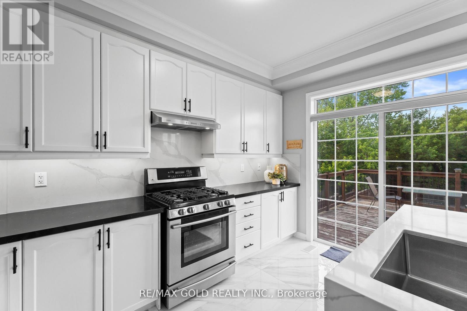 29 Tennant Drive, Brampton, Ontario  L6R 0G6 - Photo 14 - W12342509