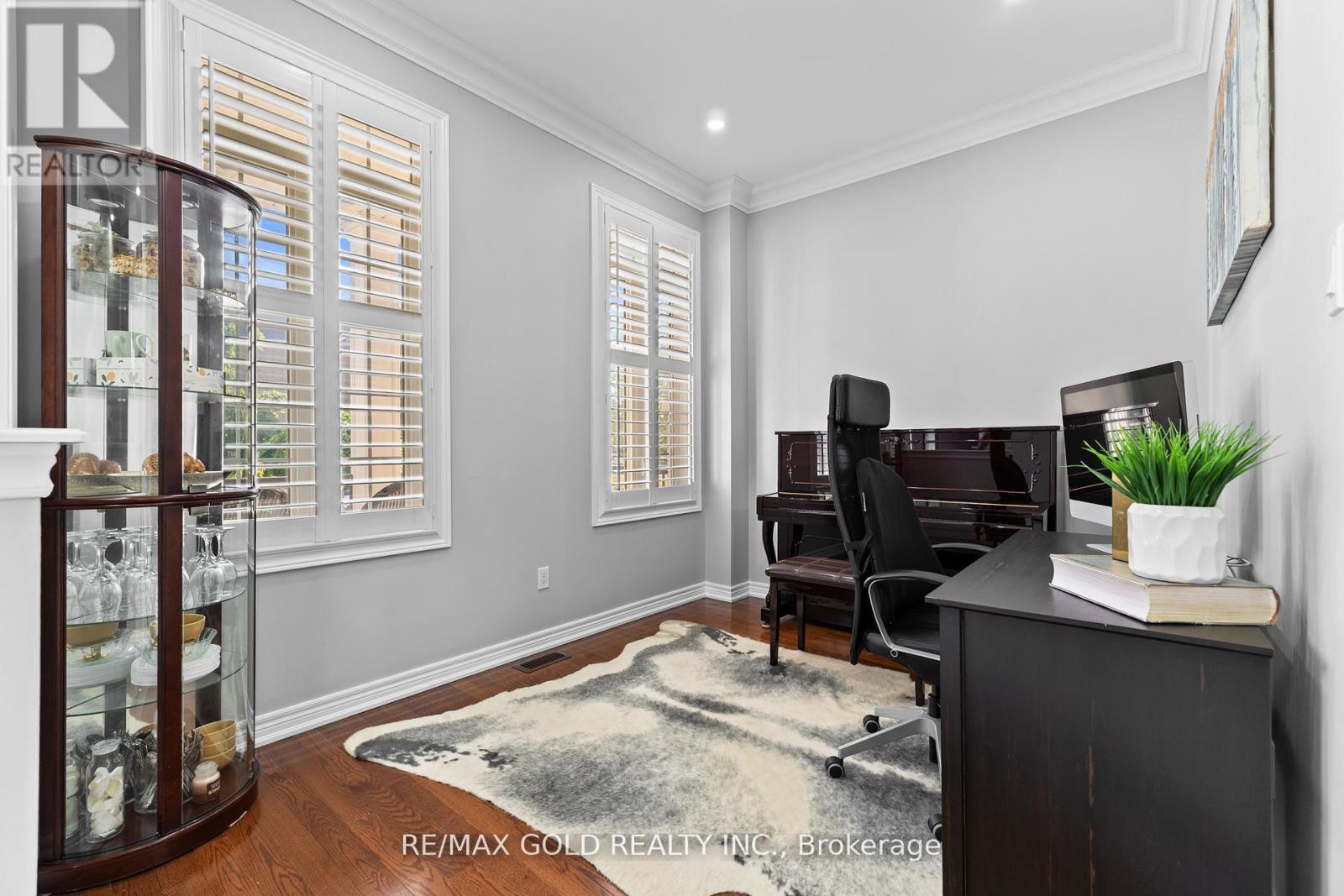 29 Tennant Drive, Brampton, Ontario  L6R 0G6 - Photo 5 - W12342509
