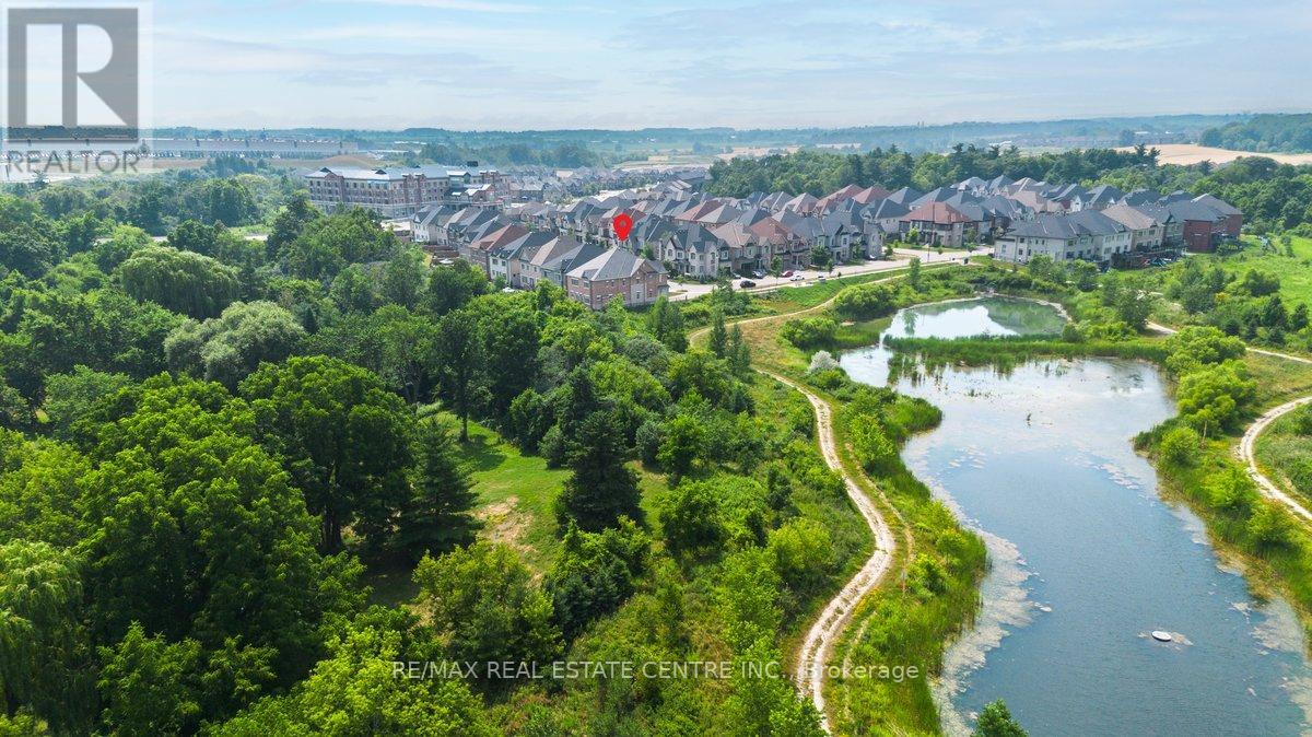 Property at 22 MALASPINA CLOSE N image 5