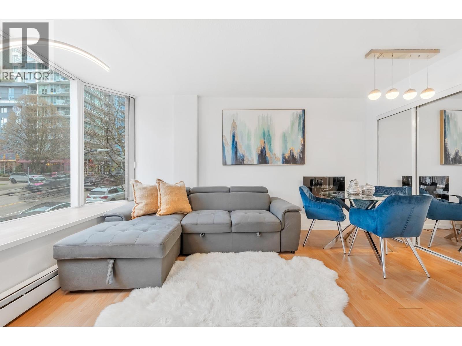 209 1330 Burrard Street, Vancouver, British Columbia  V6Z 2B8 - Photo 3 - R3036847