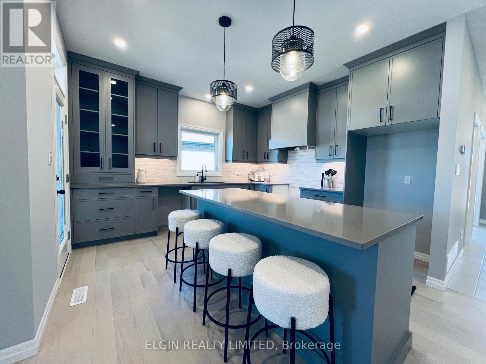 Photo 10 of 32 for 11 Dunning Way