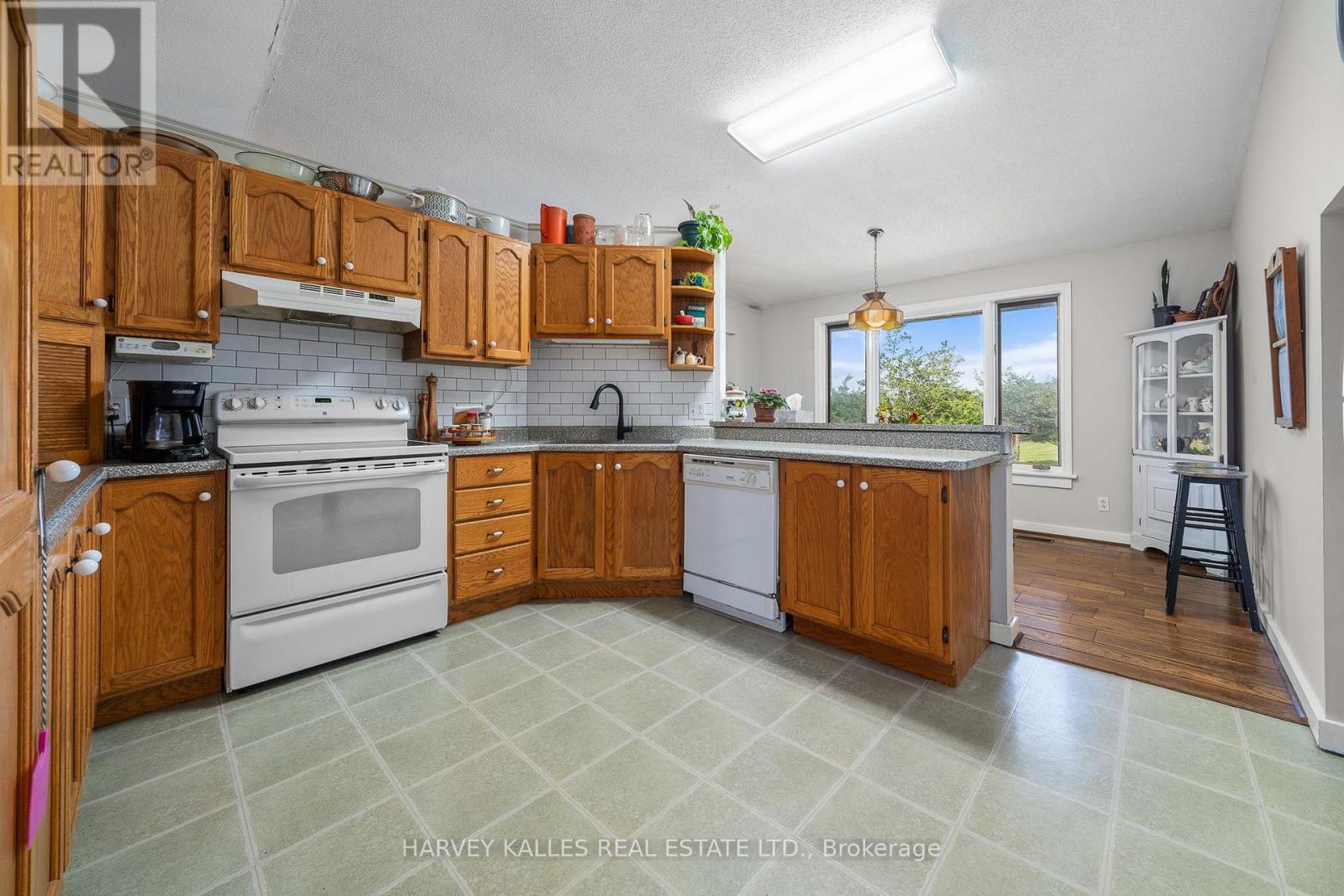 3470 County Rd 13 Road, Prince Edward County, Ontario  K0K 2T0 - Photo 15 - X12342750