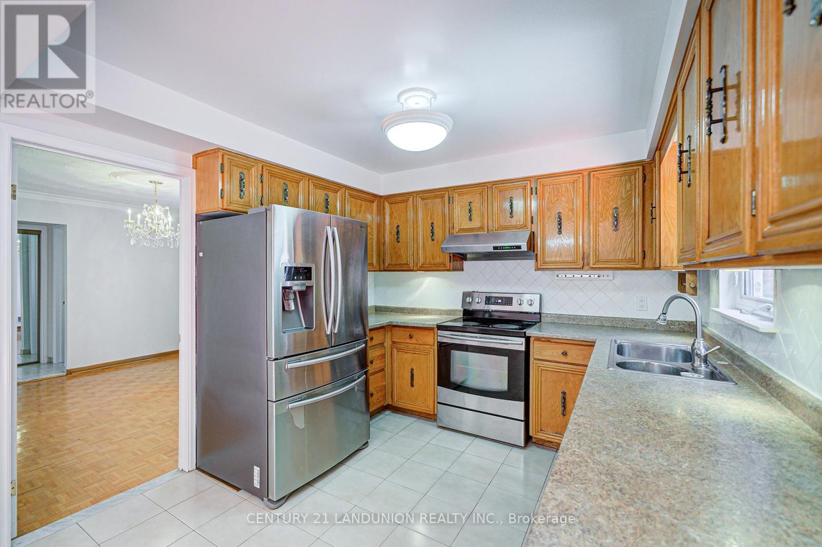 12b Burnt Bark Drive, Toronto, Ontario  M1V 3J8 - Photo 9 - E12342615