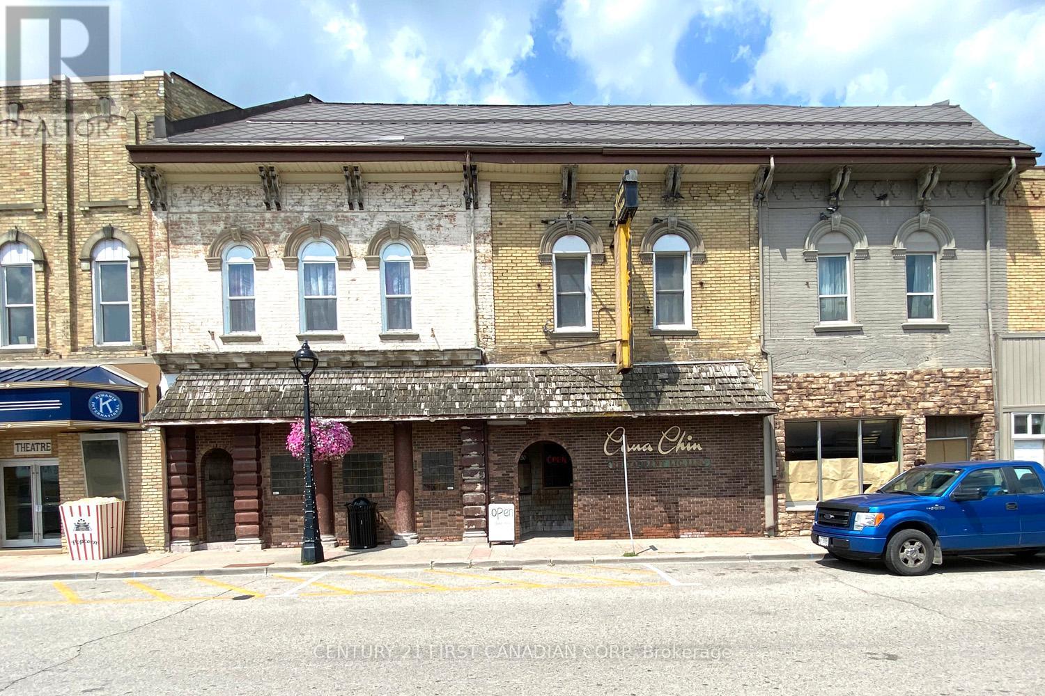 20 KING STREET W, Lambton Shores, Ontario