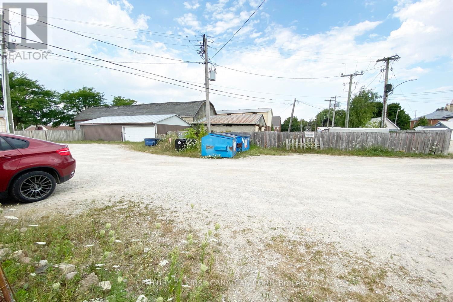 20 King Street W, Lambton Shores, Ontario  N0N 1J0 - Photo 3 - X12342655