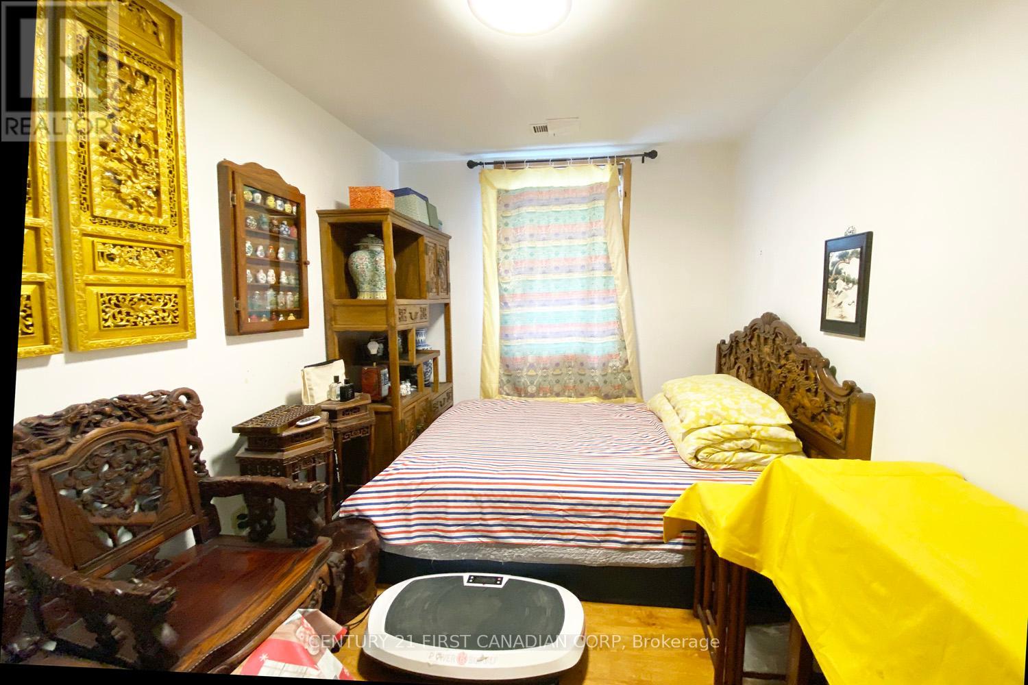 20 King Street W, Lambton Shores, Ontario  N0N 1J0 - Photo 31 - X12342655