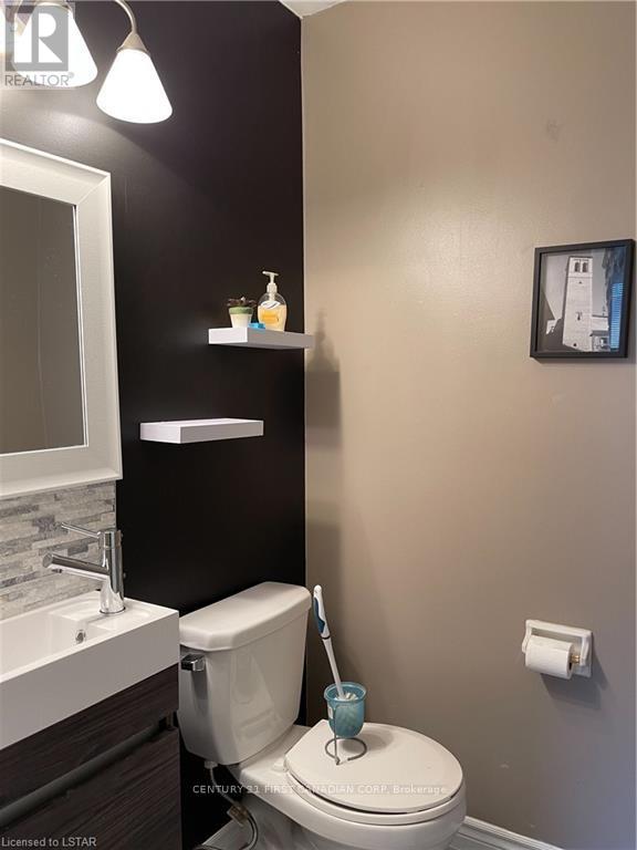 710 Wonderland Road S, London South, Ontario  N6K 1L8 - Photo 21 - X12342673