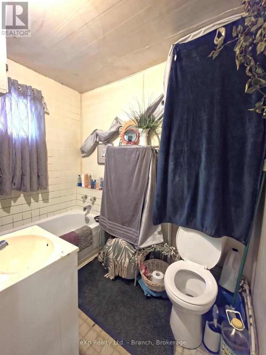 71 Second Street E, Kirkland Lake, Ontario  P2N 1R6 - Photo 6 - T12342723