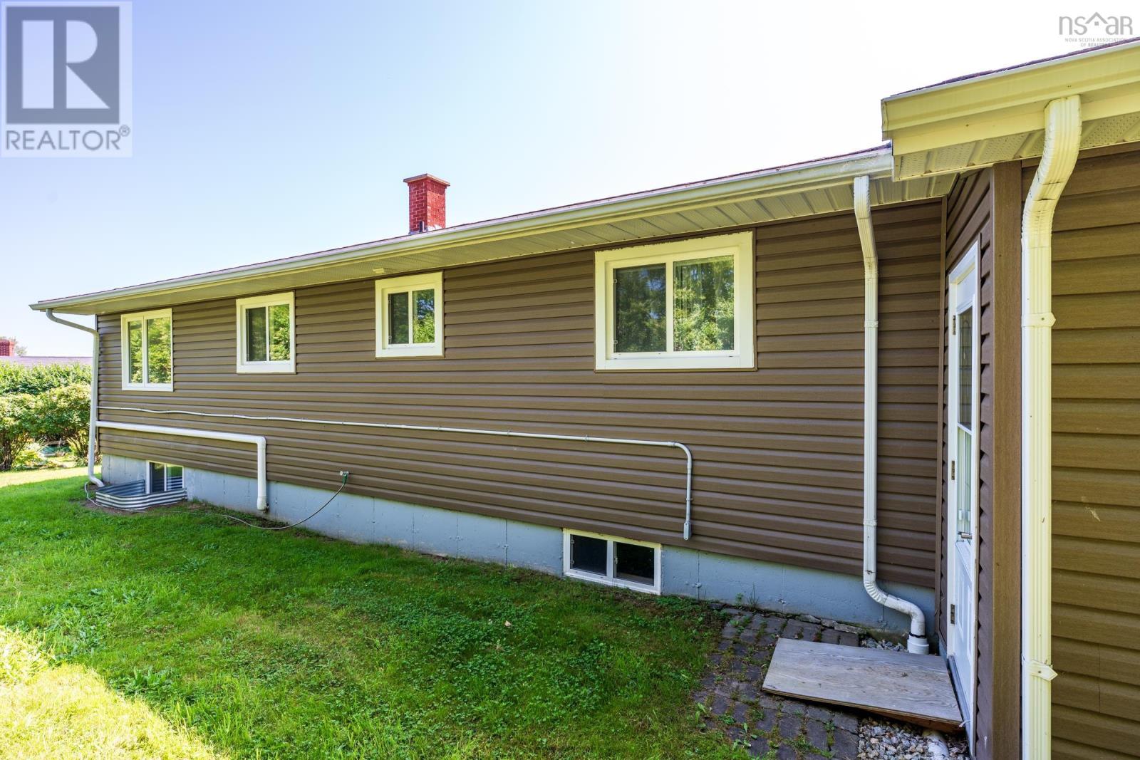 35 Hector Street, Port Maitland, Nova Scotia  B5A 5R8 - Photo 2 - 202518693