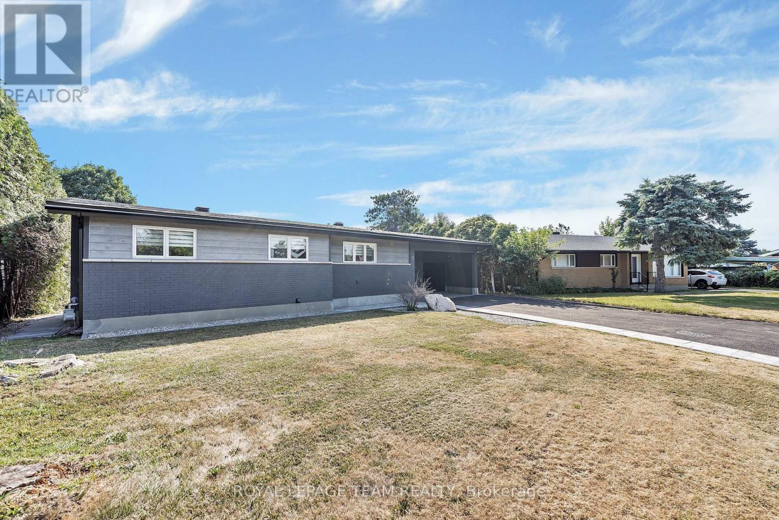 Property at 12 LARGO CRESCENT image 3