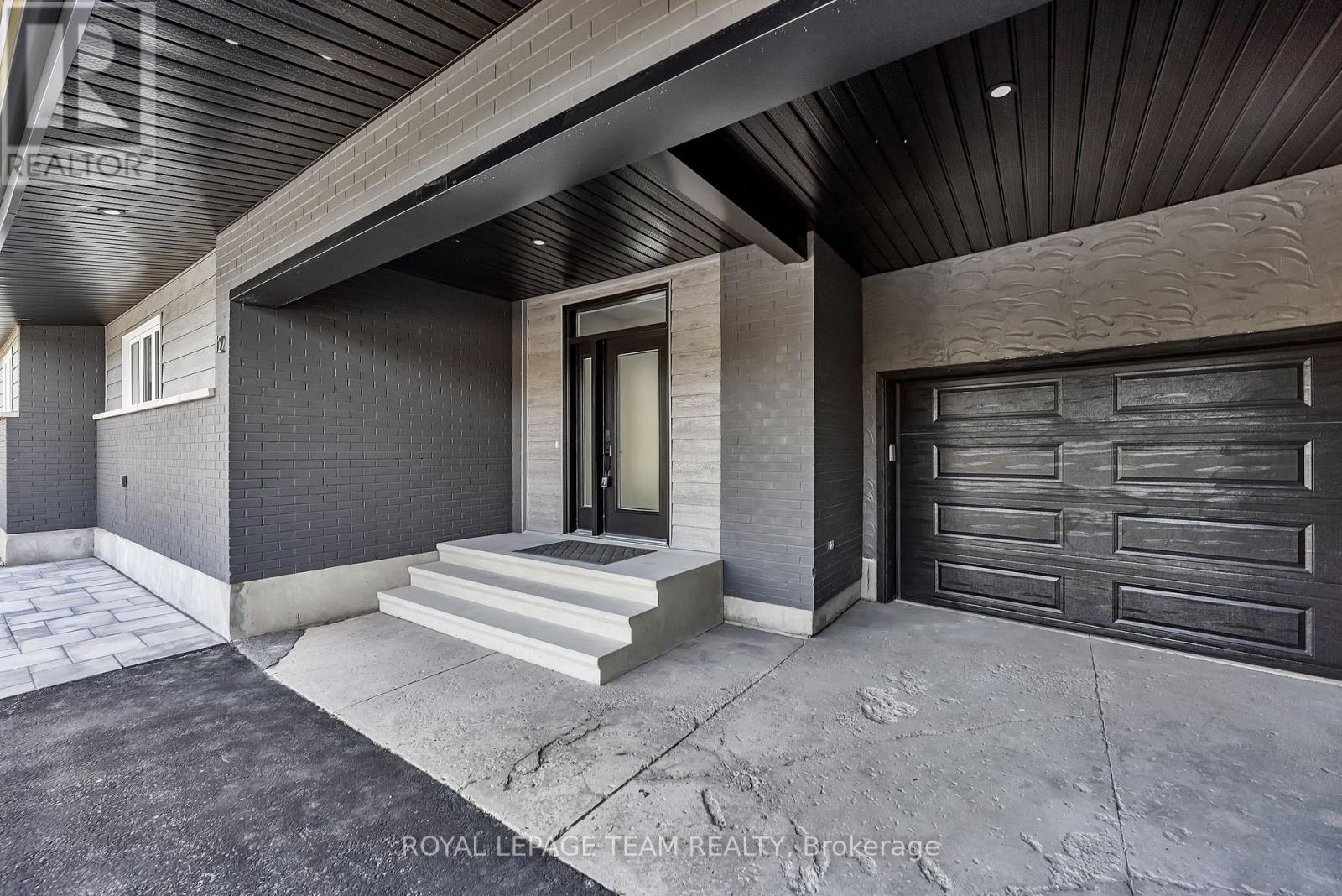 Property at 12 LARGO CRESCENT image 4