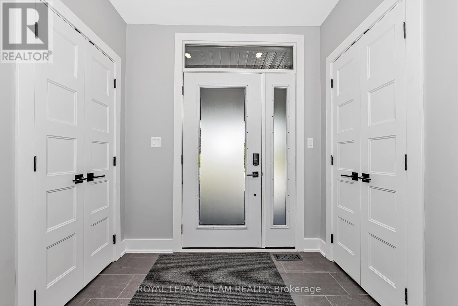 Property at 12 LARGO CRESCENT image 5