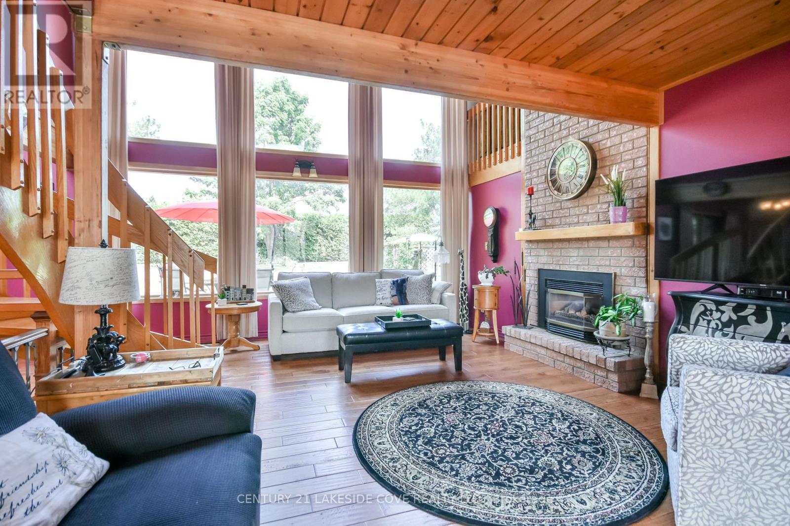 135 Bayshore Drive, Ramara, Ontario  L0K 1B0 - Photo 12 - S12342630