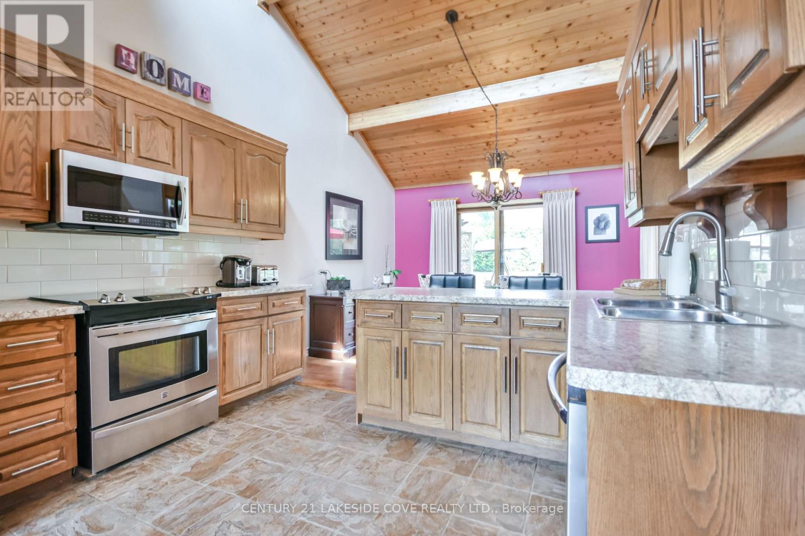 135 Bayshore Drive, Ramara, Ontario  L0K 1B0 - Photo 16 - S12342630