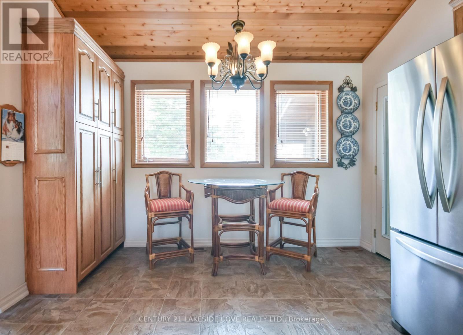 135 Bayshore Drive, Ramara, Ontario  L0K 1B0 - Photo 18 - S12342630