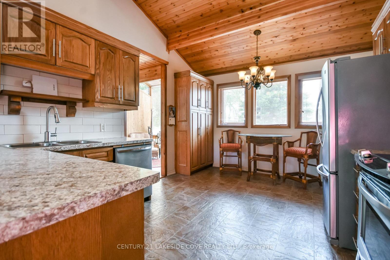 135 Bayshore Drive, Ramara, Ontario  L0K 1B0 - Photo 24 - S12342630