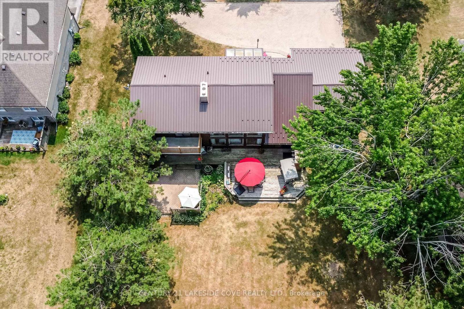 135 Bayshore Drive, Ramara, Ontario  L0K 1B0 - Photo 5 - S12342630