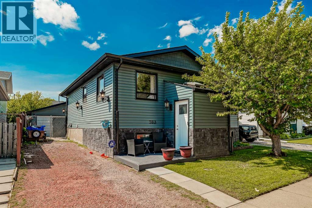 Property at 563 Deerpath Court SE image 3