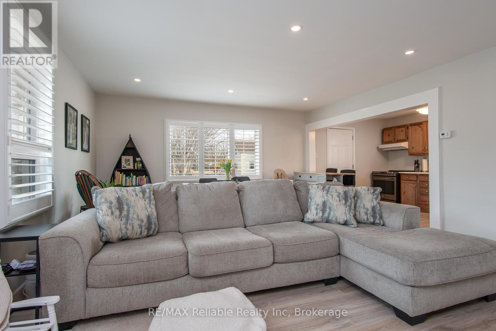 47 West William Street, Huron East, Ontario  N0K 1W0 - Photo 12 - X12342669