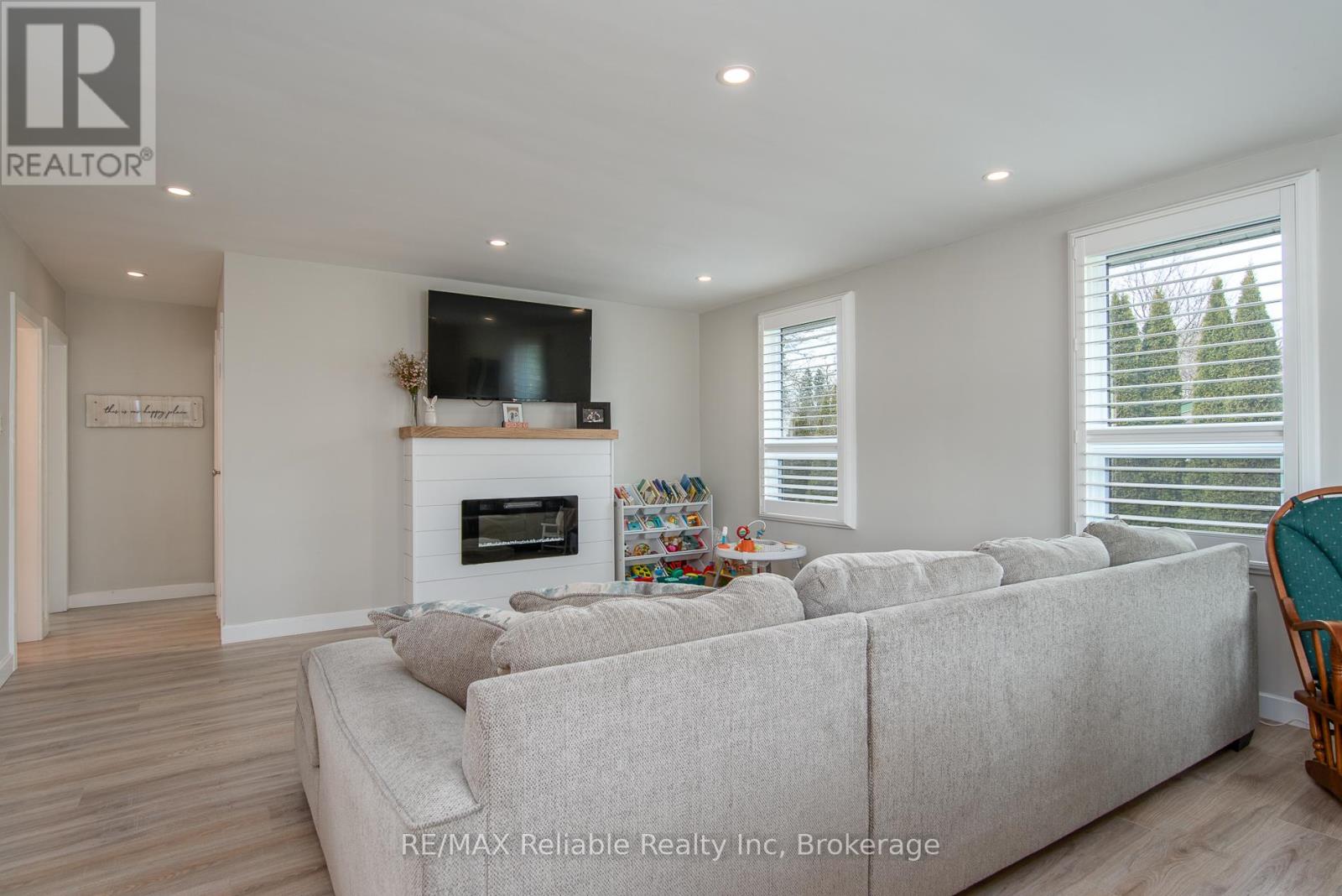 47 West William Street, Huron East, Ontario  N0K 1W0 - Photo 7 - X12342669