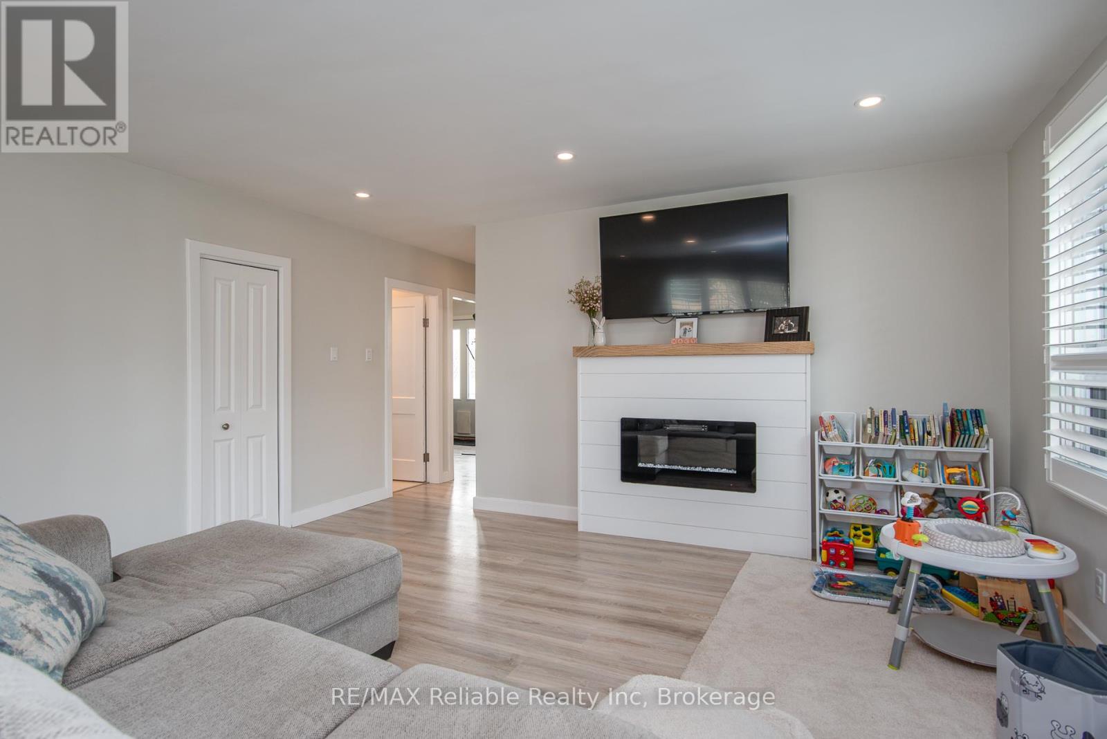 47 West William Street, Huron East, Ontario  N0K 1W0 - Photo 9 - X12342669