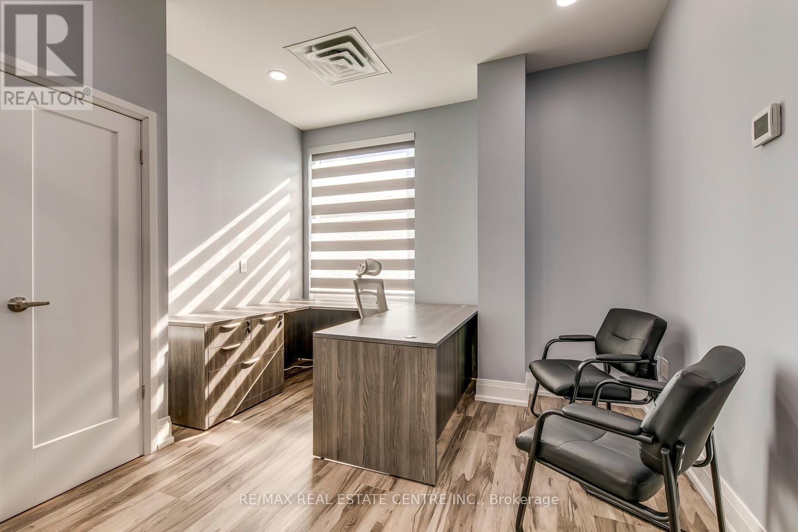211 - 3475 Rebecca Street, Oakville, Ontario  L6L 0H3 - Photo 12 - W12342624