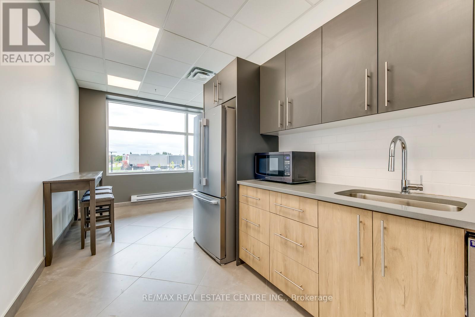 211 - 3475 Rebecca Street, Oakville, Ontario  L6L 0H3 - Photo 19 - W12342624
